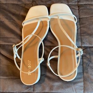 BAMBOO Never Worn low heel strapped sandals ✨